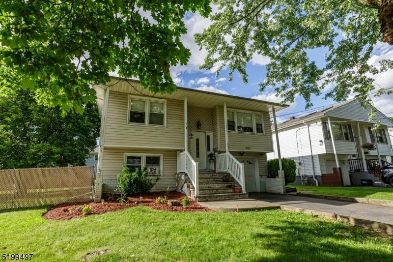 402 Washington Ave - Photo 1