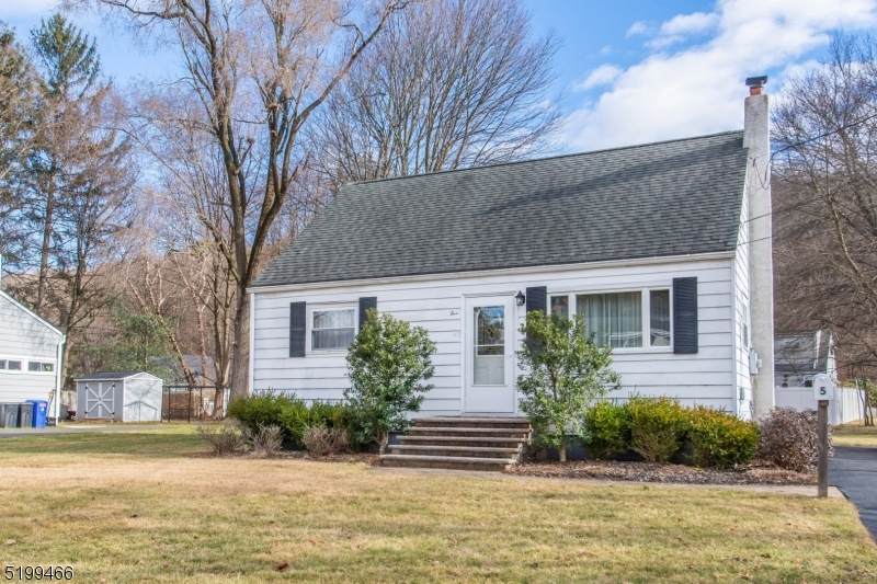 5 Janet Dr - Photo 1