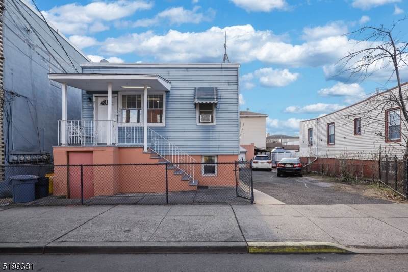 274 Delano Pl - Photo 1