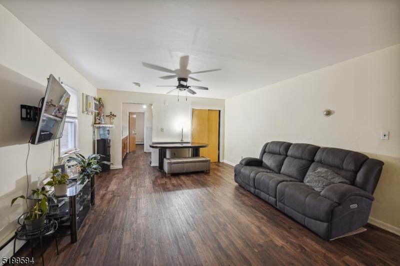 10 Charles St - Photo 1
