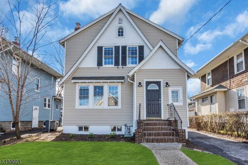 28 Ridgeway Ave - Photo 1