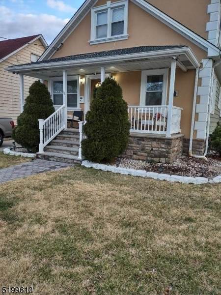 18 W Grochowiak St - Photo 1