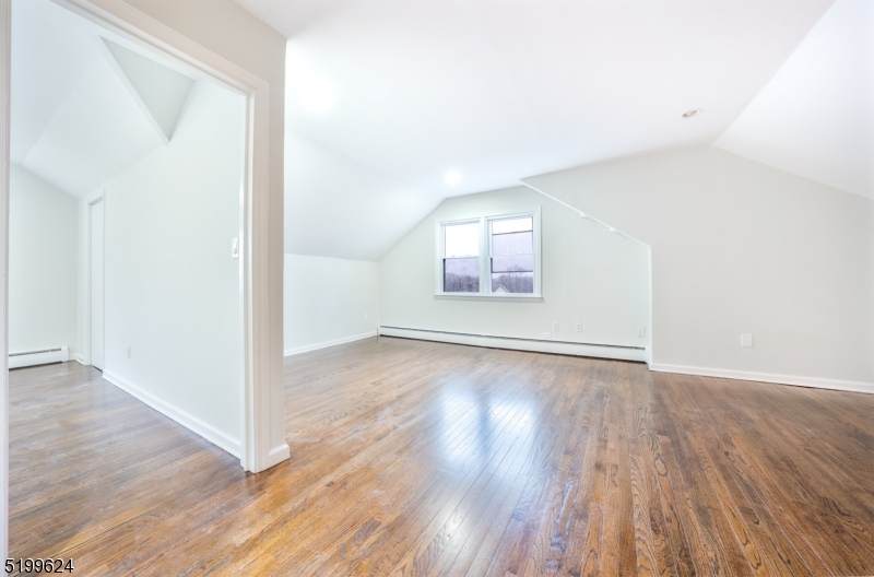 91 Broad St - Photo 1