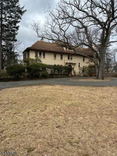 731 Berkeley Ave - Photo 1
