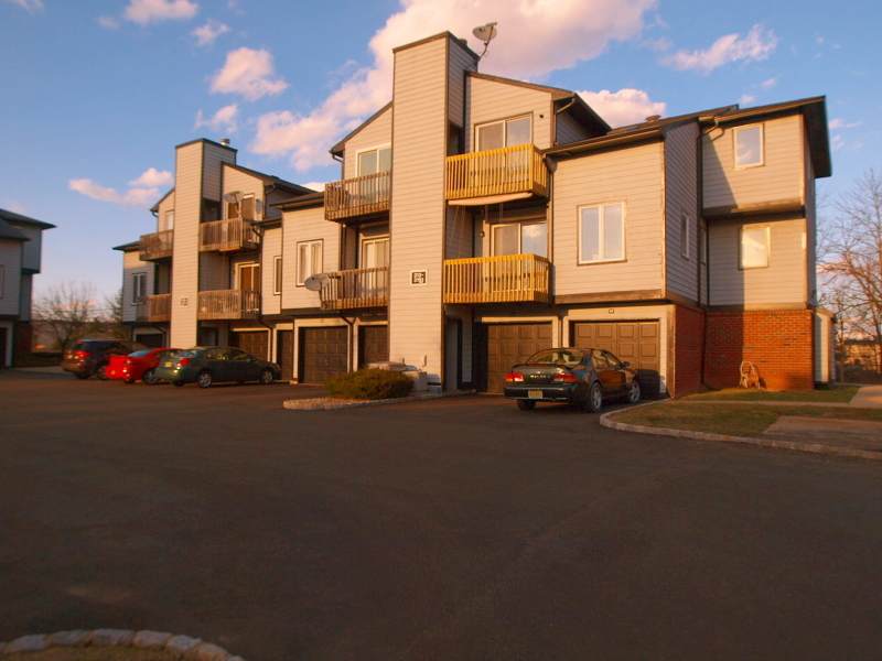 405 Village Commons - Photo 1