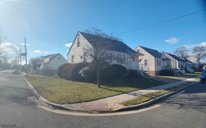 203 Bradford Ave - Photo 1
