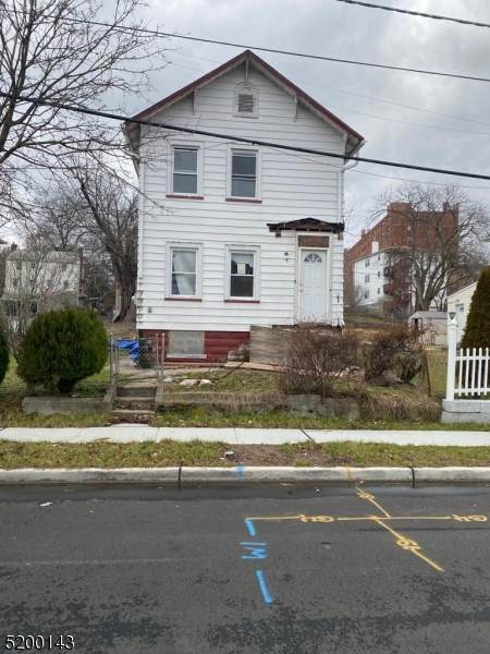 335 Ogden St - Photo 1