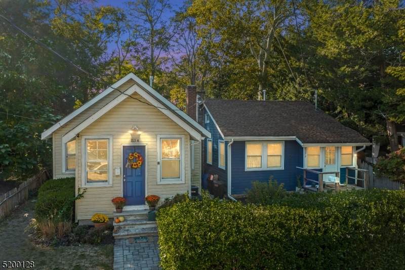 813 Clark St - Photo 1