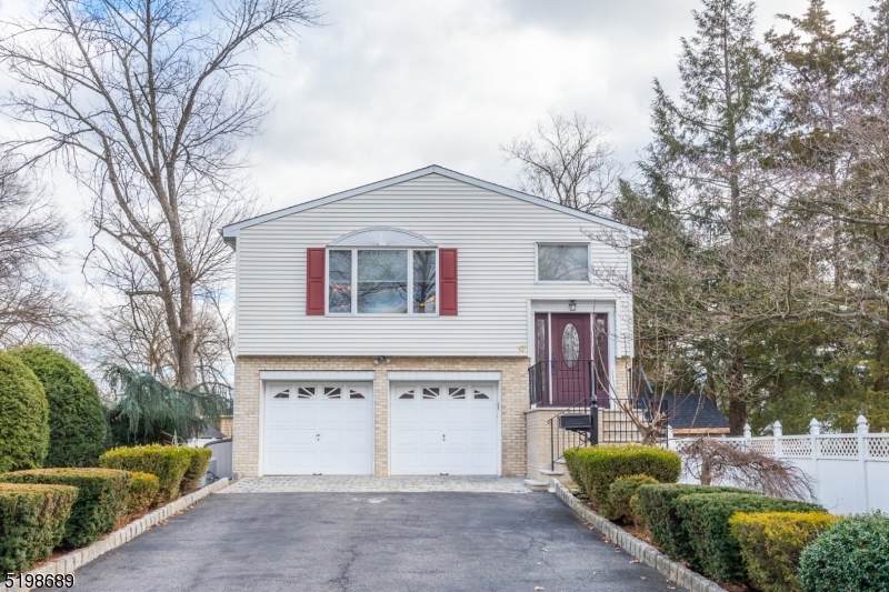17 Morris Ave - Photo 1
