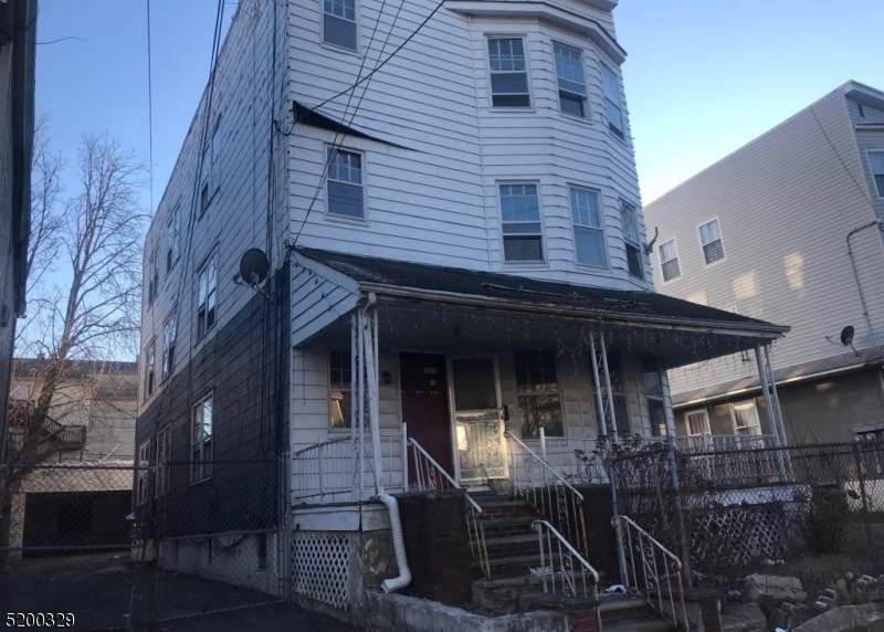 332 Hamilton Ave - Photo 1