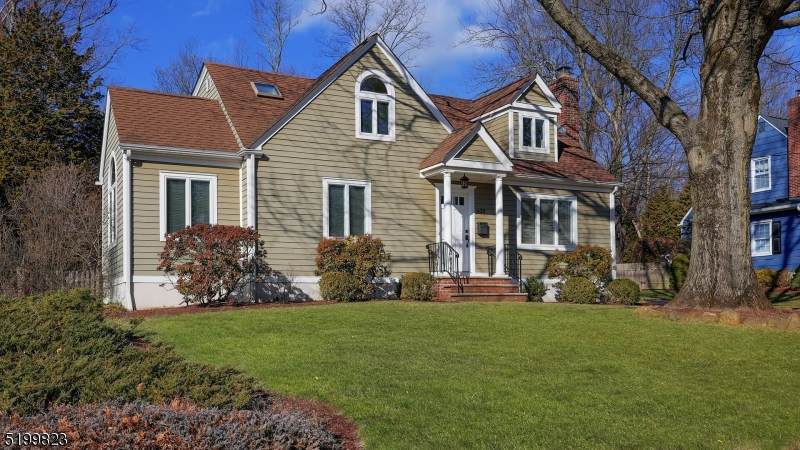 435 Mountain Ave - Photo 1