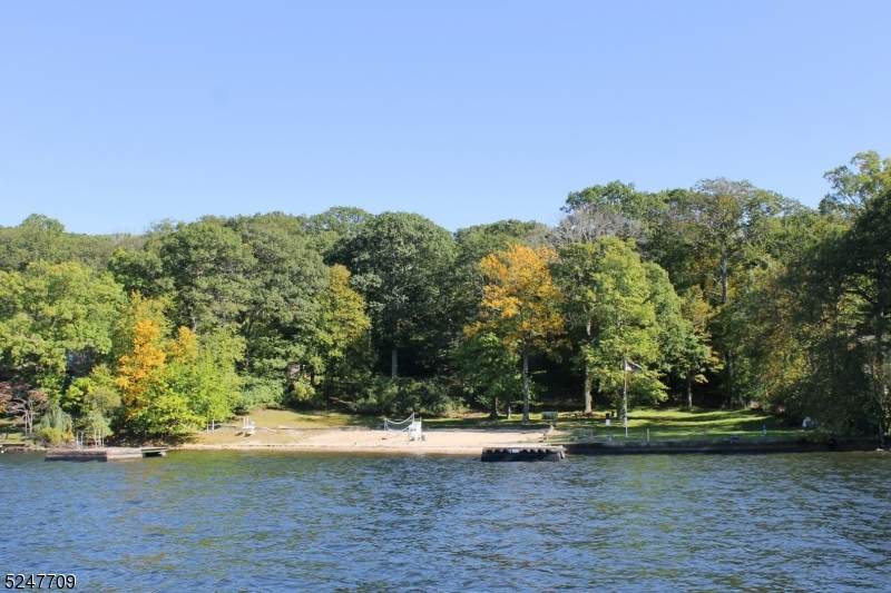 469 Windemere Ave - Photo 1