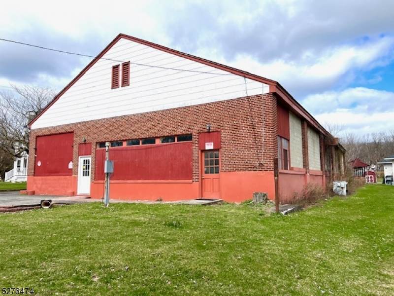 33 Broad St - Photo 1