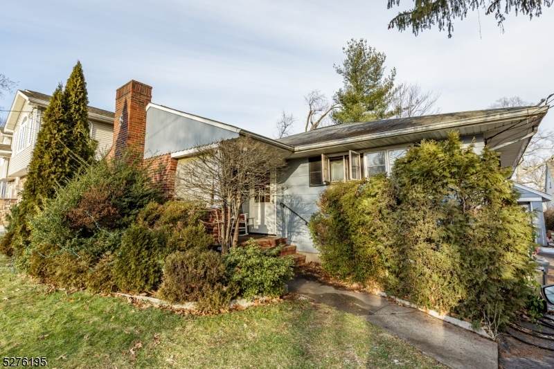 527 Amsterdam Ave - Photo 1