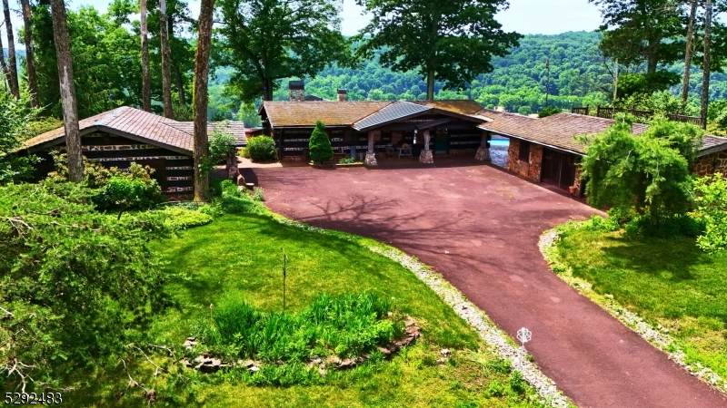 303 Fawnwood Dr - Photo 1