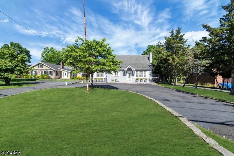 134 S Beverwyck Rd - Photo 1