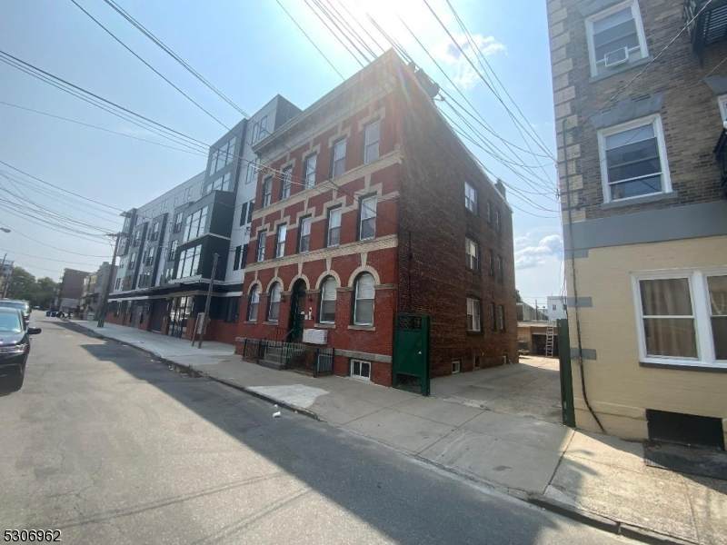 269 E Kinney St - Photo 1