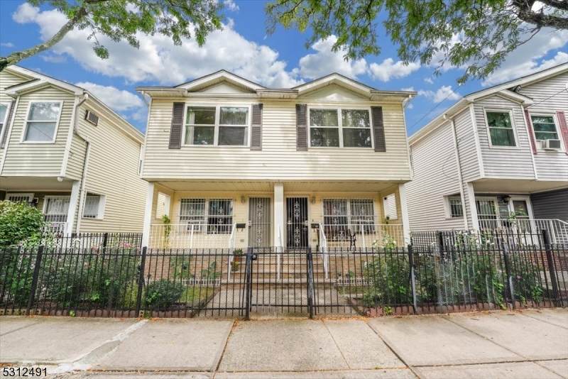 369 Halladay St - Photo 1