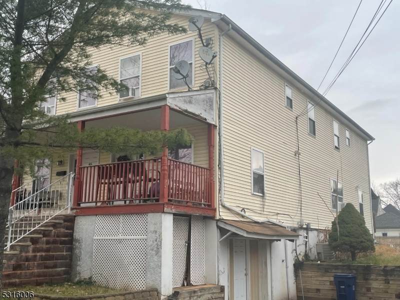 46 Roosevelt Ave - Photo 1