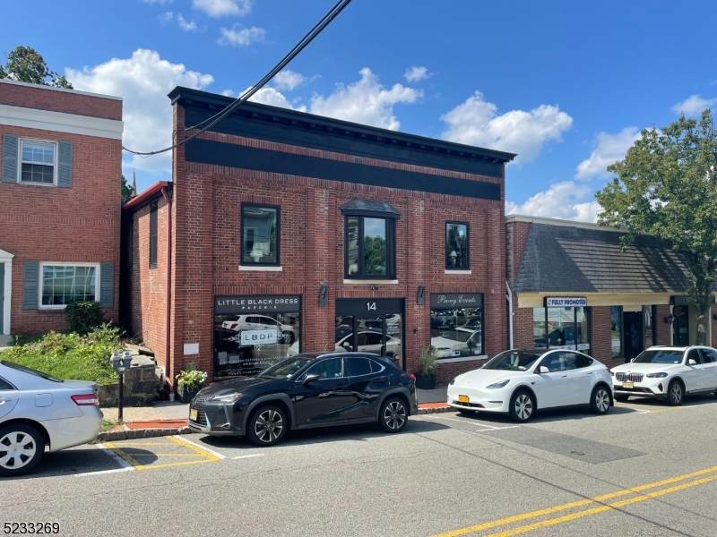 14 Pine St - Photo 1