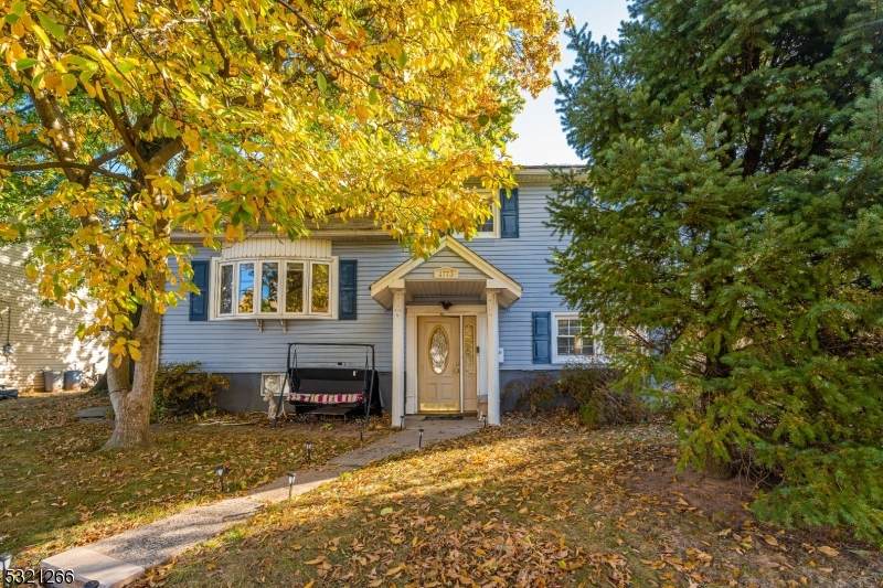 1773 Montgomery St - Photo 1