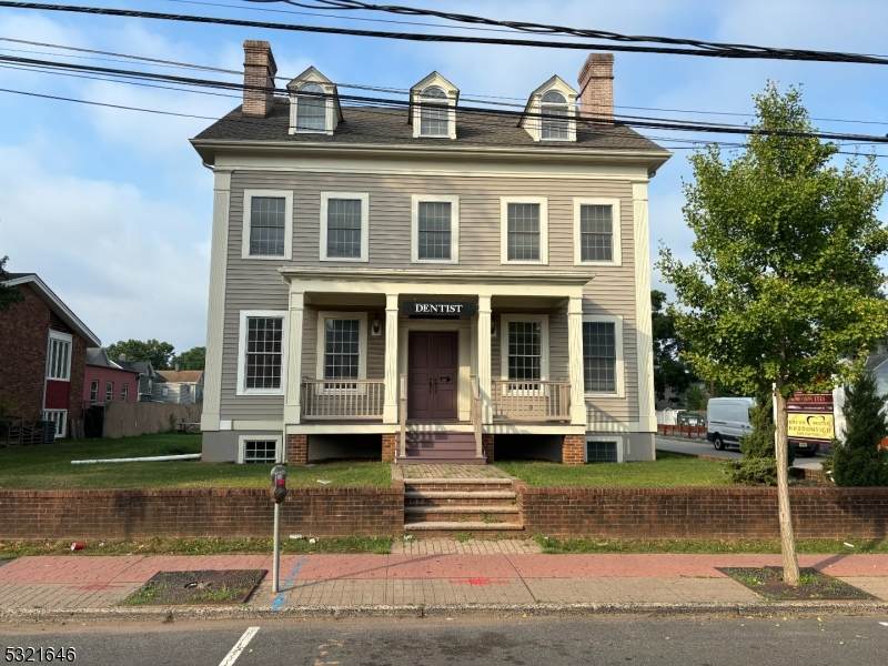 339 Somerset - Photo 1
