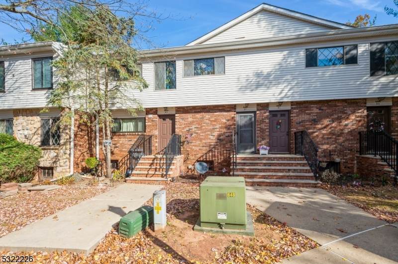 899 Merritt Dr - Photo 1