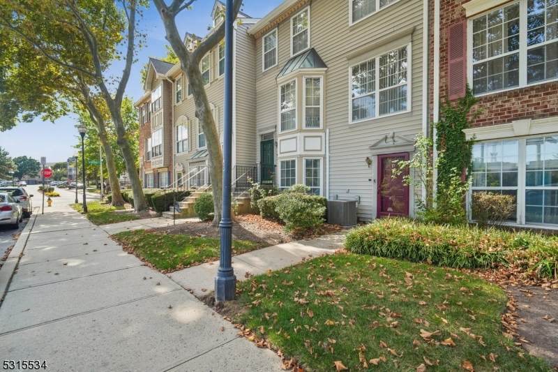 75 Howard St - Photo 1