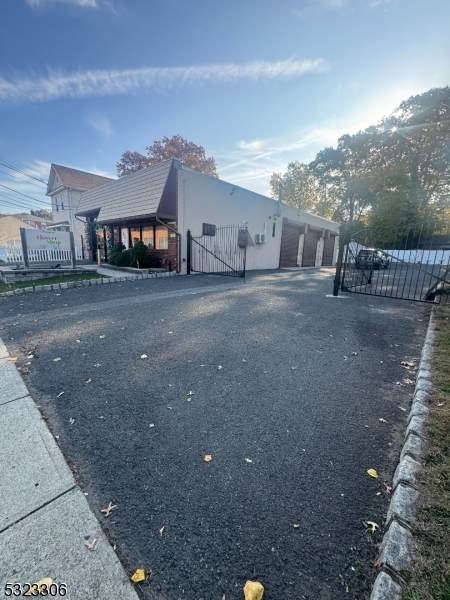 929 New Brunswick Ave - Photo 1