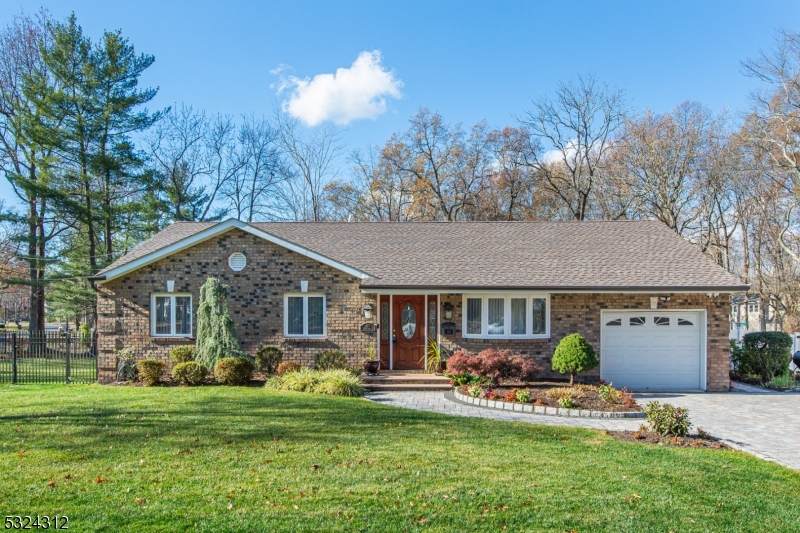 411 Park Ave - Photo 1