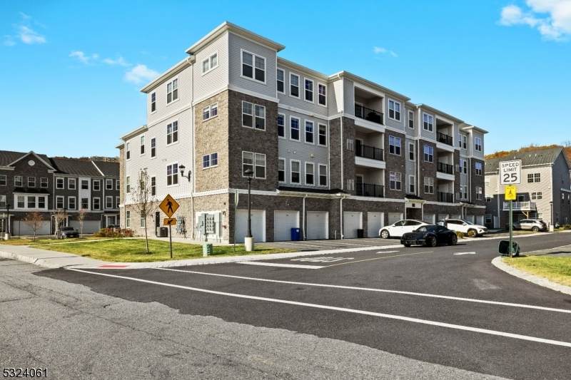 10 Veterans Way - Photo 1