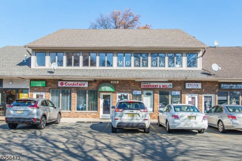 435 Hollywood Ave - Photo 1