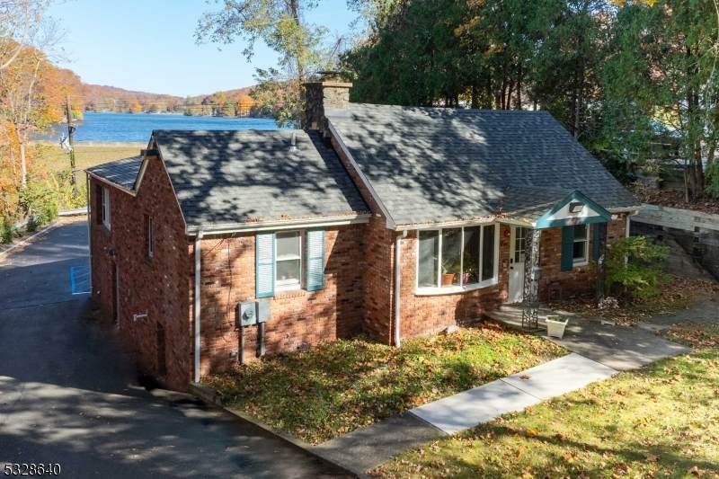 153 Skylands Rd - Photo 1