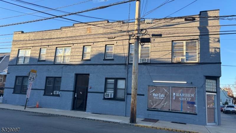 61 Montgomery St - Photo 1