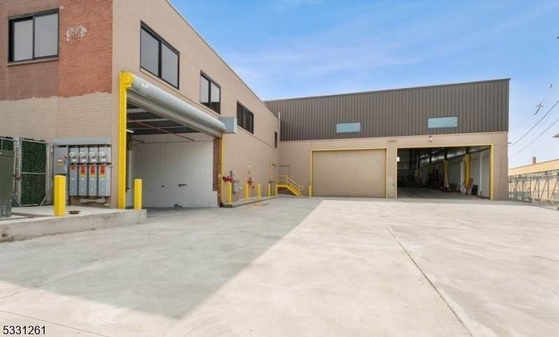 6 Hoffman Pl - Photo 1