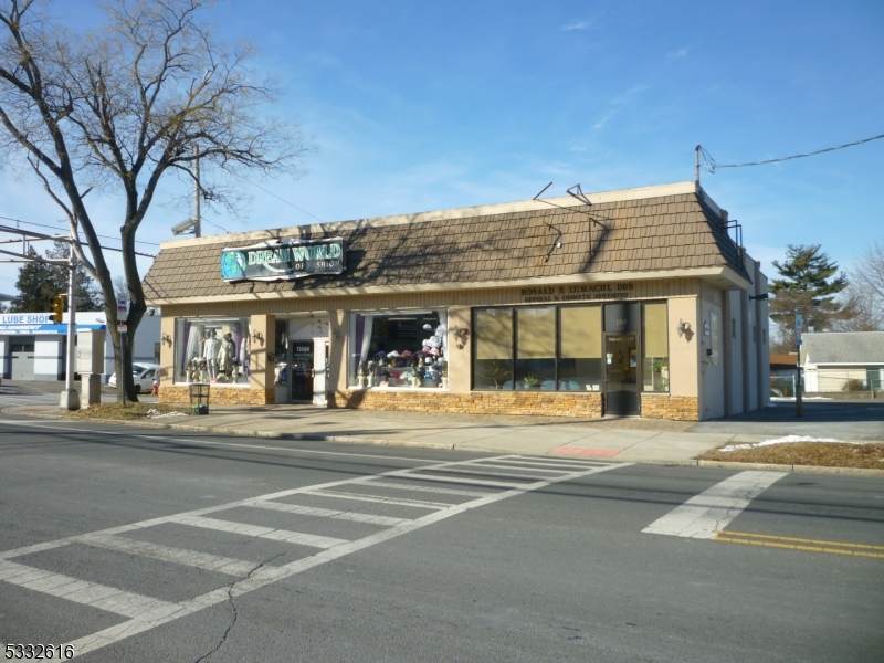 1360 Stuyvesant Ave - Photo 1