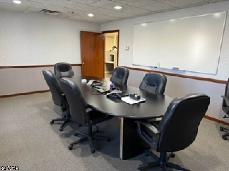 185 Industrial Pkwy - Photo 1