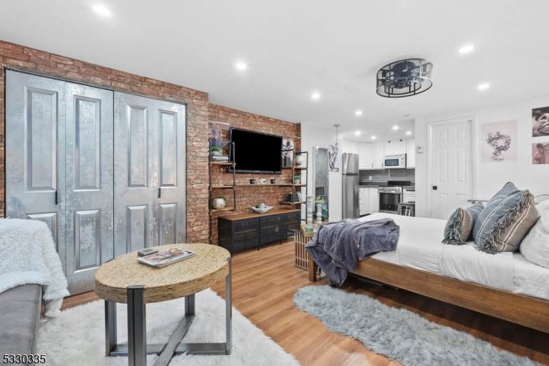 42 Willow Wood Sq - Photo 1
