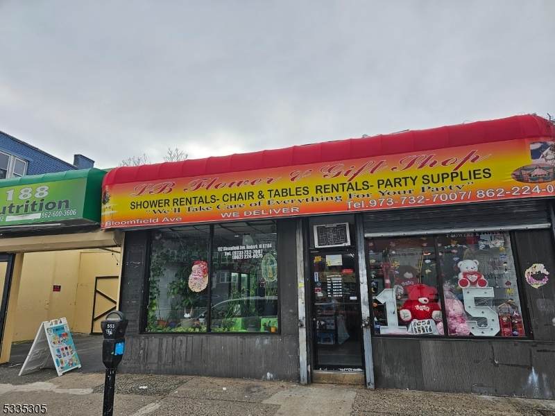 188 Bloomfield Ave - Photo 1