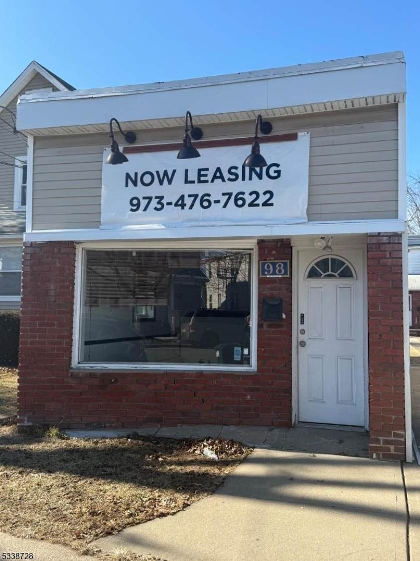 98 Broughton Ave - Photo 1