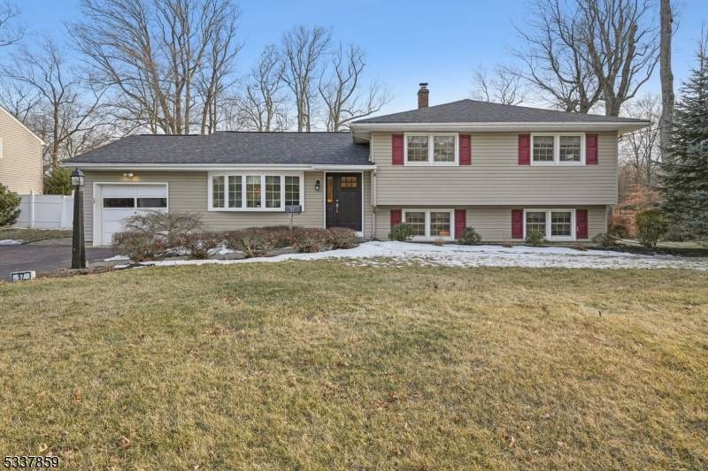 57 Hampton Dr - Photo 1