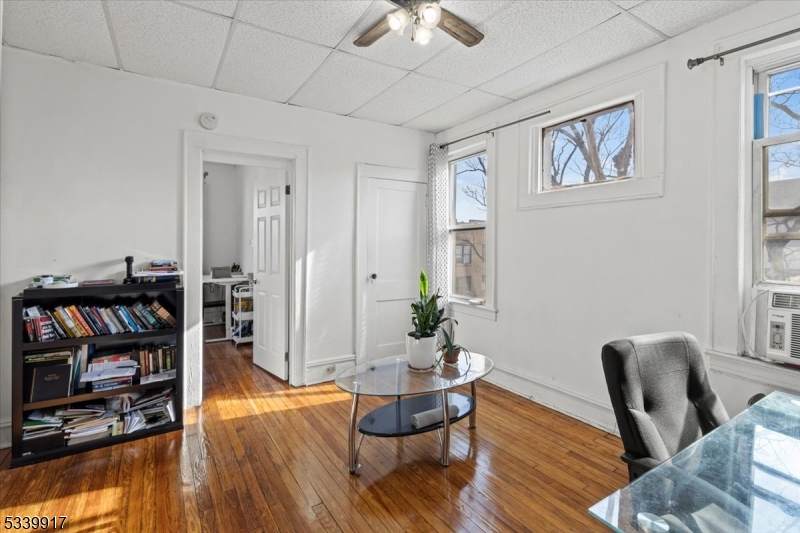 107 Schuyler Ave - Photo 1