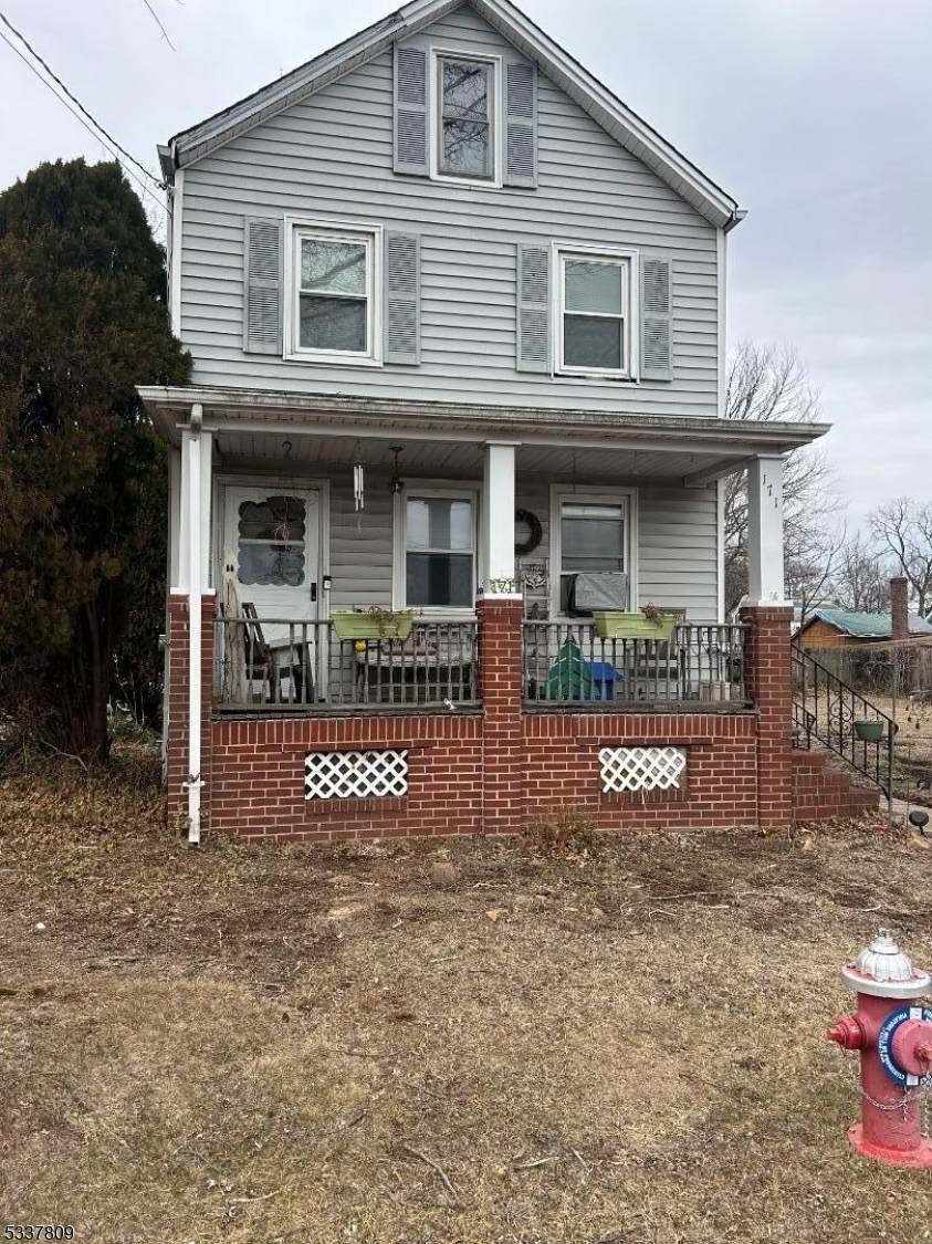 171 Myrtle St - Photo 1