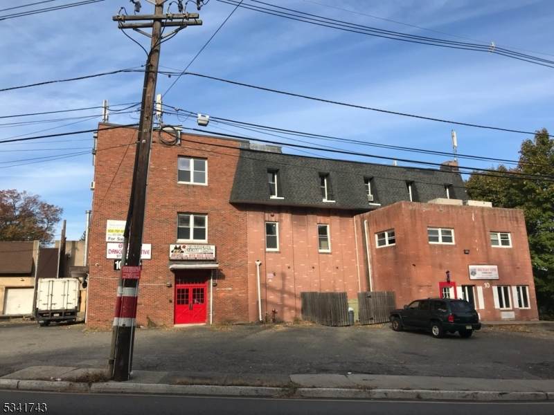 10 Squirrelwood Rd - Photo 1