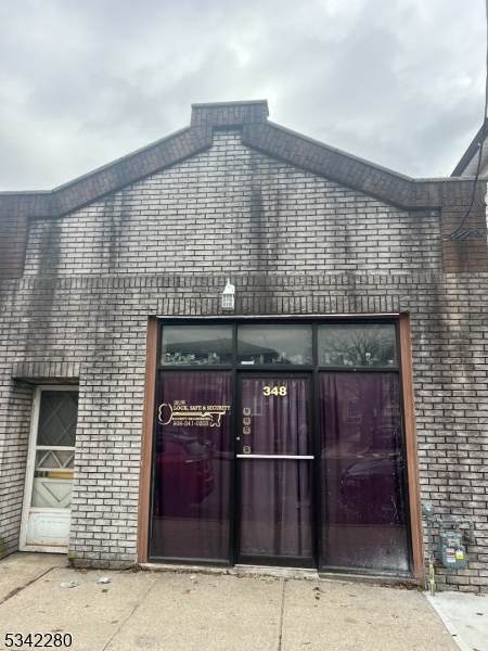 348 S Wood Ave - Photo 1