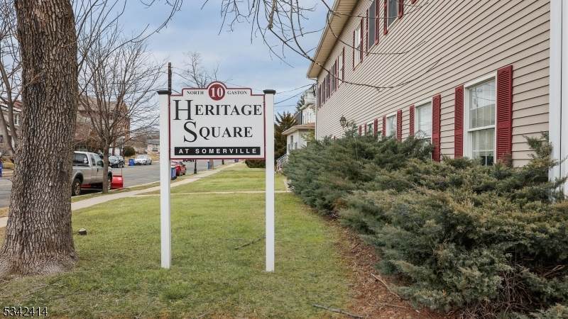 10 N Gaston Ave - Photo 1