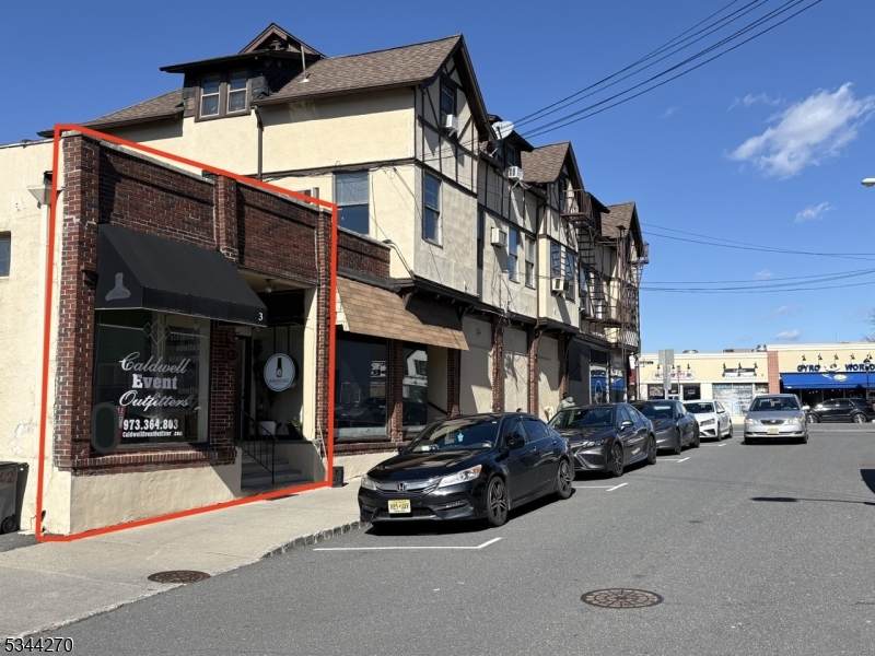 354 Bloomfield Ave - Photo 1