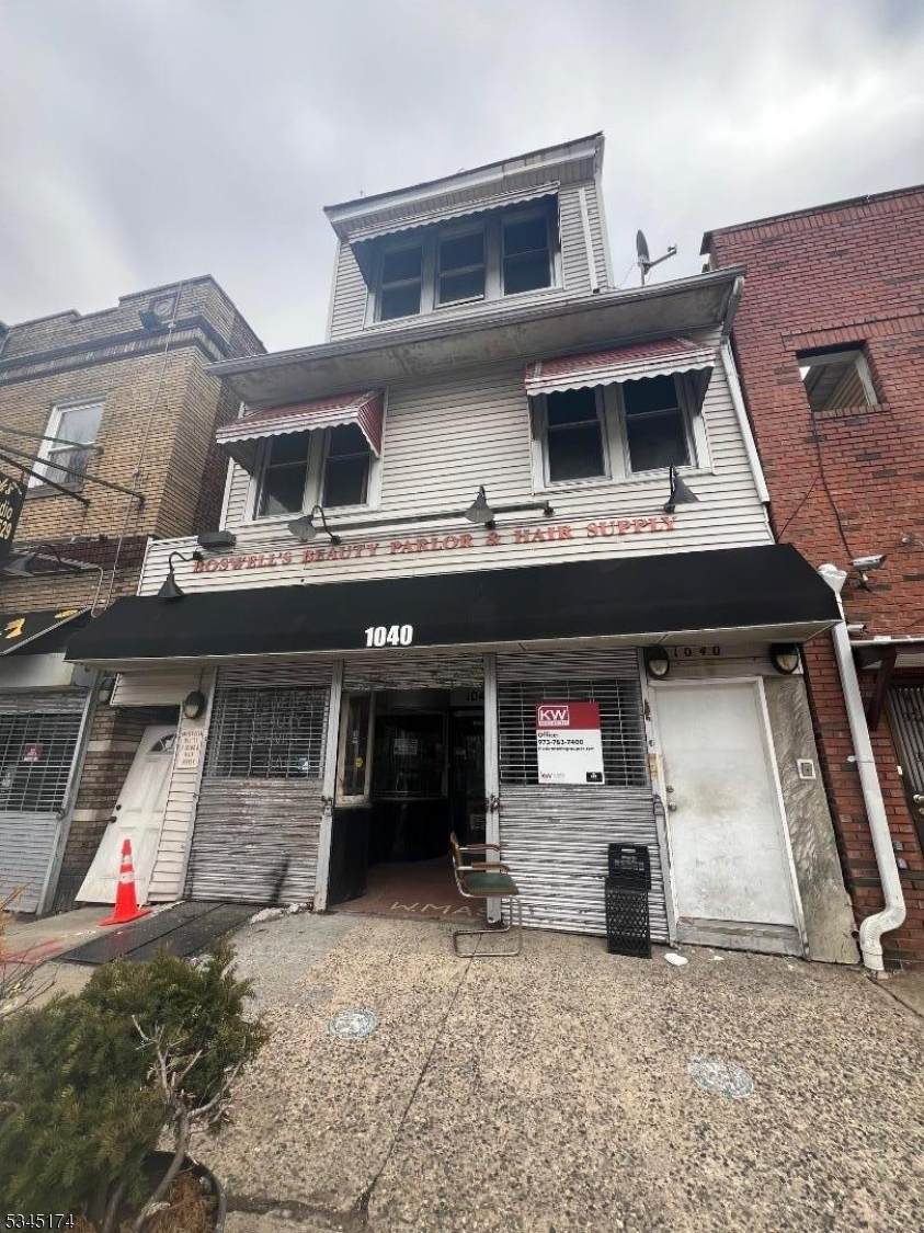 1040 Bergen St - Photo 1