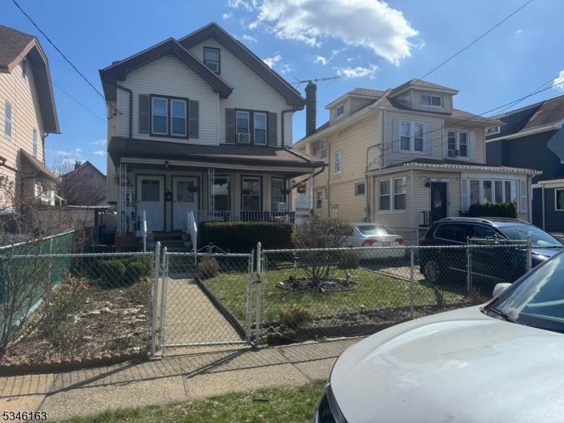 839 Cross Ave - Photo 1