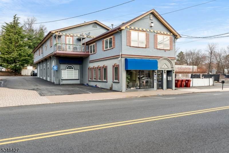 527 Franklin Ave - Photo 1